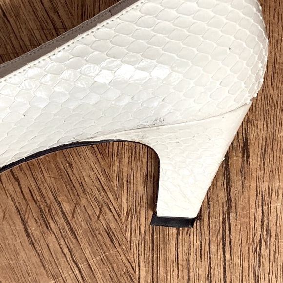 Thomas Wallace Vintage Cream Snakeskin Kitten Heel Pumps - Size 7 1/2 - Picture 12 of 15